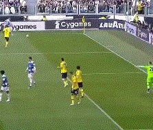 华体会-【意甲】莫拉塔造2红+补时助攻 尤文主场1比1平